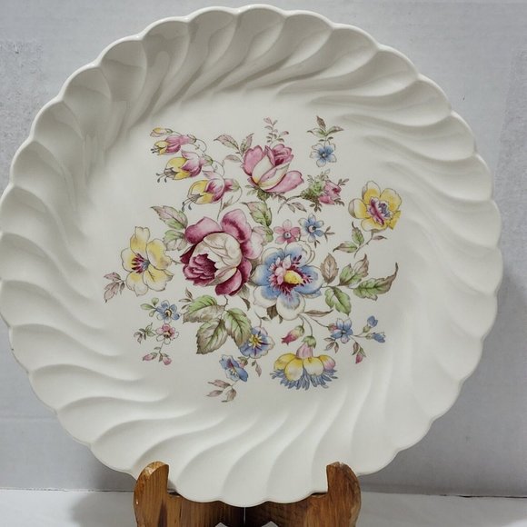 Vintage Royal China USA Romance Dinner Plate 10" floral center swirl rim - Picture 2 of 8